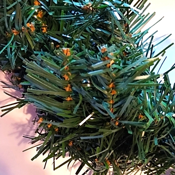 Nwot Ashland Christmas Wreath (14 inches) - Picture 2 of 7